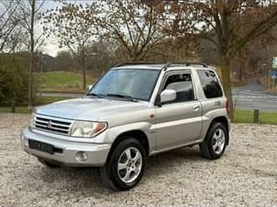 Srebrny Używany 2002 Mitsubishi Pajero SUV | 14 999 zł
