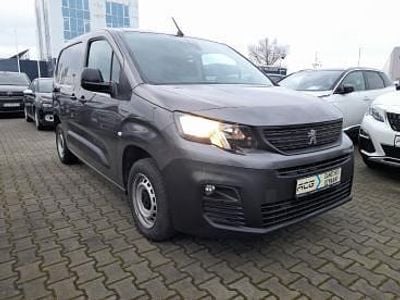 Szary Używany 2022 Peugeot Partner Minivan | 52 000 zł (Dość drogi)