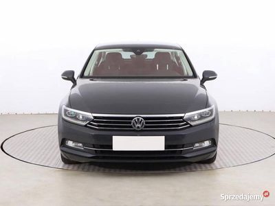 Czarny Używany 2015 VW Passat Sedan/Limuzyna | 49 999 zł (Uczciwa cena)