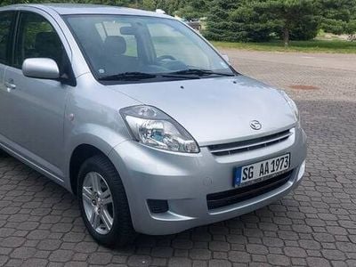 Używany Daihatsu Sirion 2009 Srebrny Hatchback
