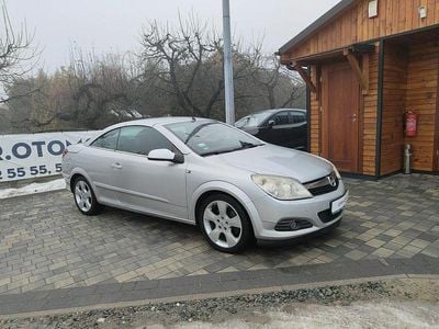 Srebrny Używany 2007 Opel Astra Cabriolet Kabriolet | 13 600 zł
