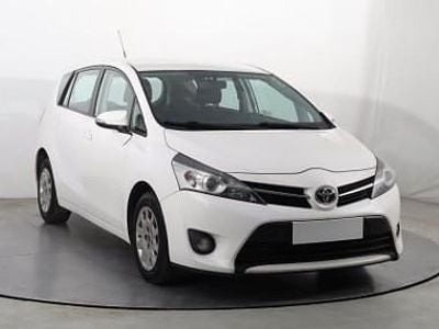 Biały Używany 2014 Toyota Verso Minivan | 26 499 zł (Uczciwa cena)