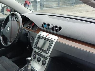 Używany VW Passat Highline 2008 Czarny Sedan/Limuzyna