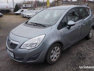 Szary Używany 2010 Opel Meriva Minivan | 16 700 zł (Uczciwa cena)