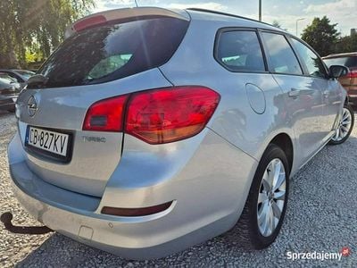 Używany Opel Astra Cosmo 140 KM (102 kW) 2012 Srebrny (metalik) Kombi