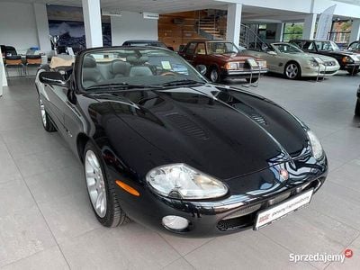 Czarny Używany 2002 Jaguar XKR Kabriolet | 99 000 zł