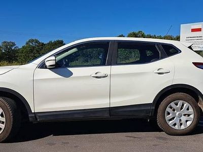Biały Używany 2016 Nissan Qashqai SUV | 44 300 zł (Uczciwa cena)