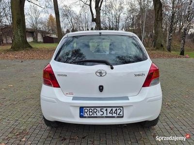 Biały Używany 2009 Toyota Yaris Hatchback | 17 900 zł (Uczciwa cena)