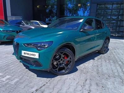 Lakier specjalny zielony montreal green Nowe 2025 Alfa Romeo Stelvio Veloce SUV | 229 400 zł