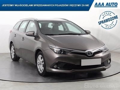 Używany Toyota Auris 112 KM (82 kW) 2016 Szary
