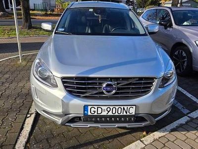Srebrny Używany 2017 Volvo XC60 SUV | 95 999 zł (Uczciwa cena)
