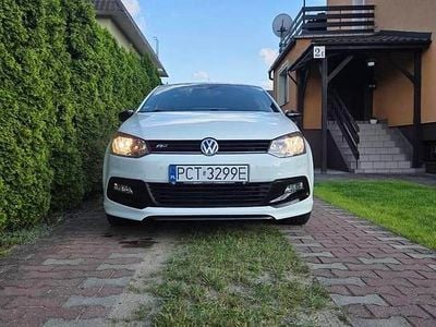 Używany VW Polo R-line 90 KM (66 kW) 2015 Biały Hatchback