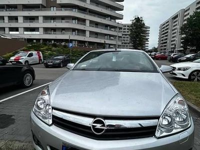 używany Opel Astra Cabrio 1.6 Benzyna • 2006 • Skóra • Tempomat • Podgrzewane Fot