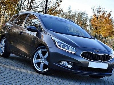 Używany Kia Ceed 135 KM (99 kW) 2014 Złoty (metalik) Hatchback