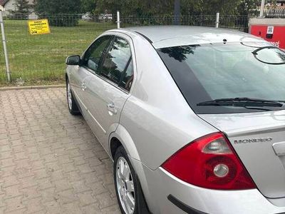 Używany Ford Mondeo 2003 Srebrny Sedan/Limuzyna