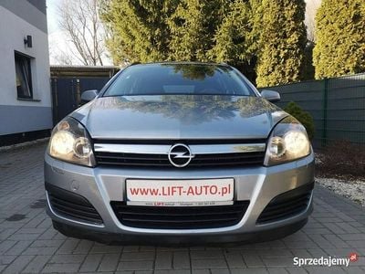 Używany Opel Astra 120 KM (88 kW) 2005 Szary (metalik) Kombi