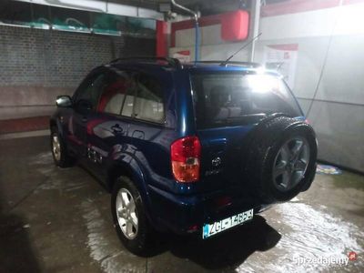 używany Toyota RAV4 2003r 2,0d4d 5cio drzwiowa klima zarejestrowana
