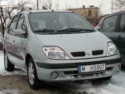 Używany Renault Scénic 110 KM (80 kW) 2000 Srebrny (metalik) Minivan