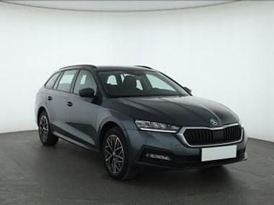Szary Używany 2021 Skoda Octavia Kombi | 66 999 zł (Uczciwa cena)