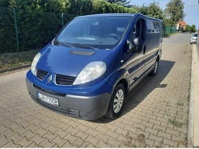 używany Renault Trafic 2.0 diesel po lifcie klimatyzacja ważne opłaty