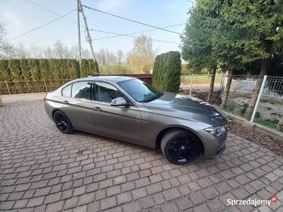 używany BMW 330 I F30