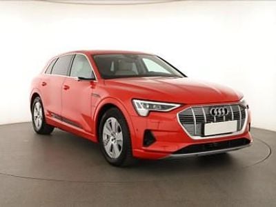 Czerwony Używany 2019 Audi e-tron SUV | 116 500 zł