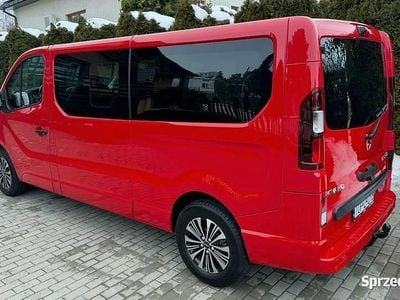 Używany Opel Vivaro 2017 Czerwony Minivan