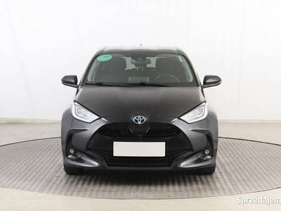 Używany Toyota Yaris Hybrid 2021 Czarny Hatchback
