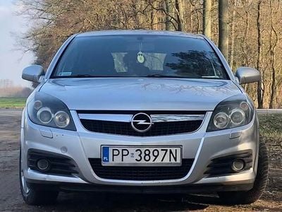 Srebrny Używany 2006 Opel Vectra GTS Hatchback | 11 900 zł