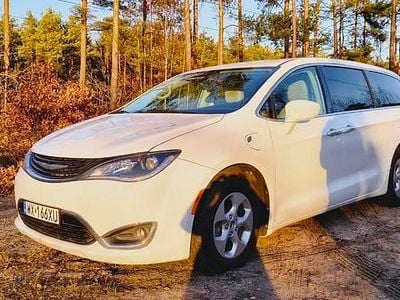 Używany 2018 Chrysler Pacifica | 86 900 zł