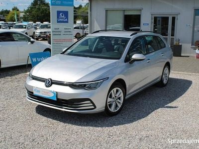 Używany VW Golf VIII Life 2022 Srebrny Kombi