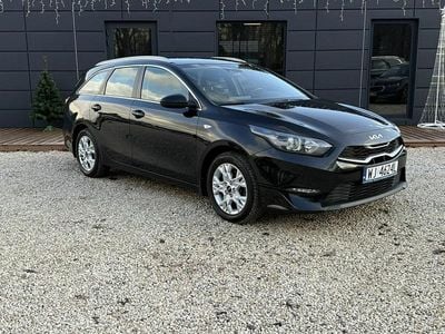 Używany Kia Ceed 100 KM (73 kW) 2022 Czarny Hatchback