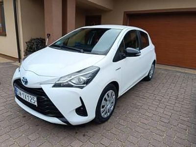 Szary Używany 2018 Toyota Yaris Hybrid Hatchback | 49 900 zł (Dość drogi)