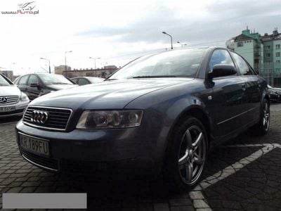 Używany Audi A4 101 KM (74 kW) 2001 Szary (metalik) Sedan/Limuzyna