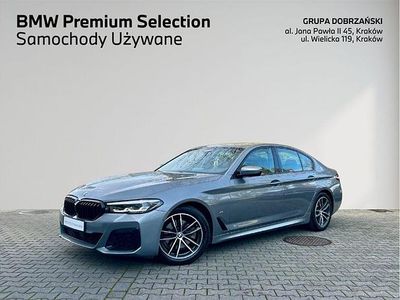 Szary skyscraper m metalizowany Używany 2022 BMW 520 Shadowline Sedan/Limuzyna | 184 900 zł