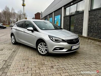 Srebrny Używany 2015 Opel Astra Hatchback | 36 900 zł (Dość drogi)