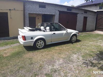 używany Ford Escort Cabriolet xr3i mk4 All White Edition