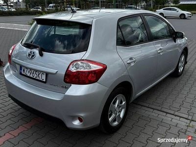 Toyota Auris Hybrid