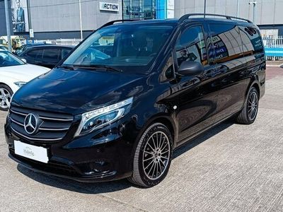 Czarny (metalik) Używany 2022 Mercedes Vito Van | 299 900 zł