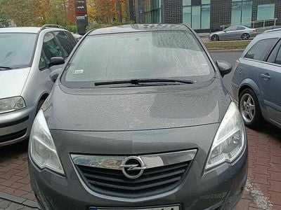 Srebrny Używany 2010 Opel Meriva Minivan | 10 000 zł (Uczciwa cena)