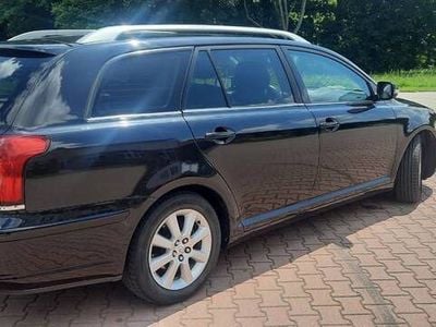 Używany Toyota Avensis T2 126 KM (92 kW) 2008 Czarny Sedan/Limuzyna