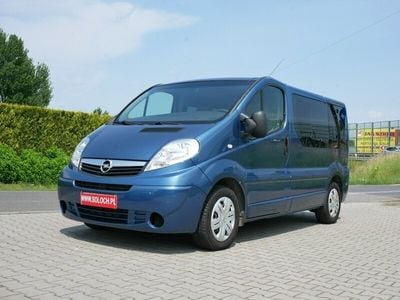 Niebieski Używany 2005 Opel Vivaro Minivan | 36 900 zł