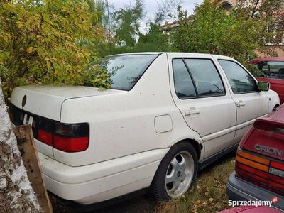 używany VW Vento 1.8 zderzak usa skóry