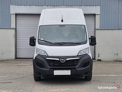 Używany Opel Movano 140 KM (102 kW) 2022 Biały Minivan