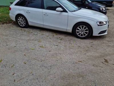 Biały Używany 2010 Audi A4 Sedan/Limuzyna | 39 500 zł (Dość drogi)