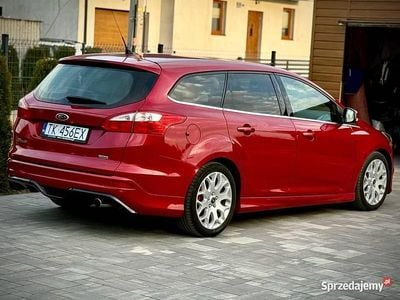 Czerwony Używany 2012 Ford Focus ST-Line Kombi | 25 900 zł (Dość drogi)