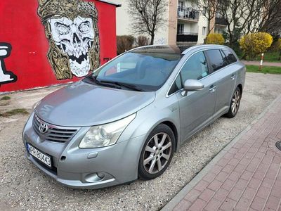 Srebrny Używany 2009 Toyota Avensis Kombi | 7500 zł