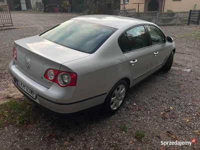 Używany VW Passat 2005 Srebrny Sedan/Limuzyna
