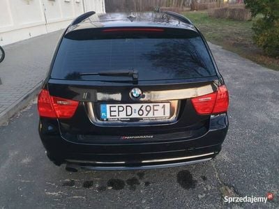 Czarny Używany 2012 BMW 318 Kombi | 28 500 zł