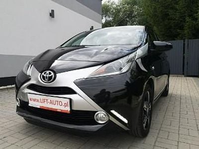 Używany Toyota Aygo 70 KM (51 kW) 2014 Szary Hatchback